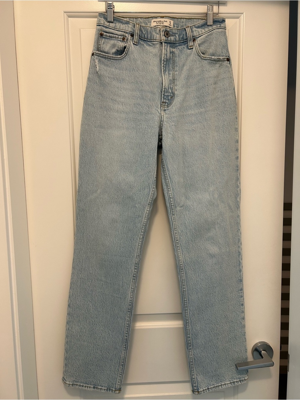 Abercrombie Ultra High-Rise Straight 90s Jeans